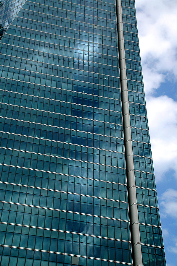 Torre Espacio by John Bek