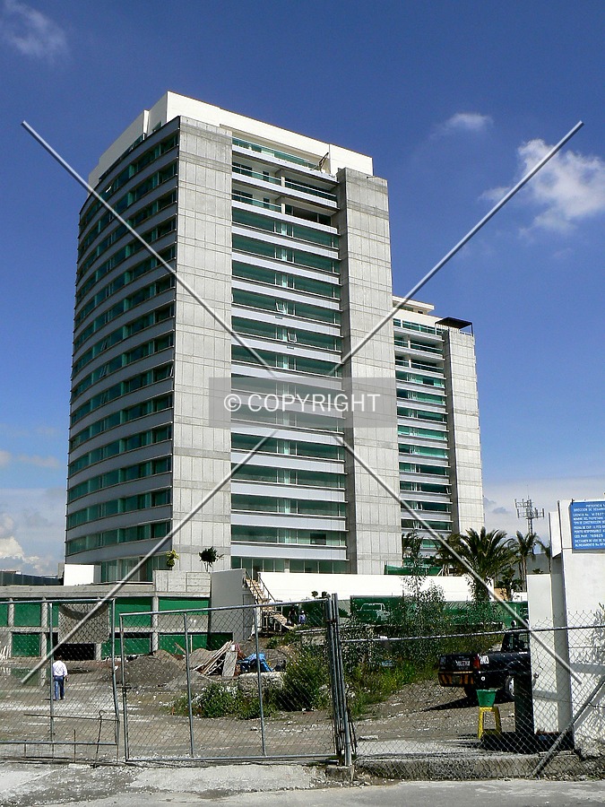 Residencial Palmas Torre 2 by Luis Ibáñez