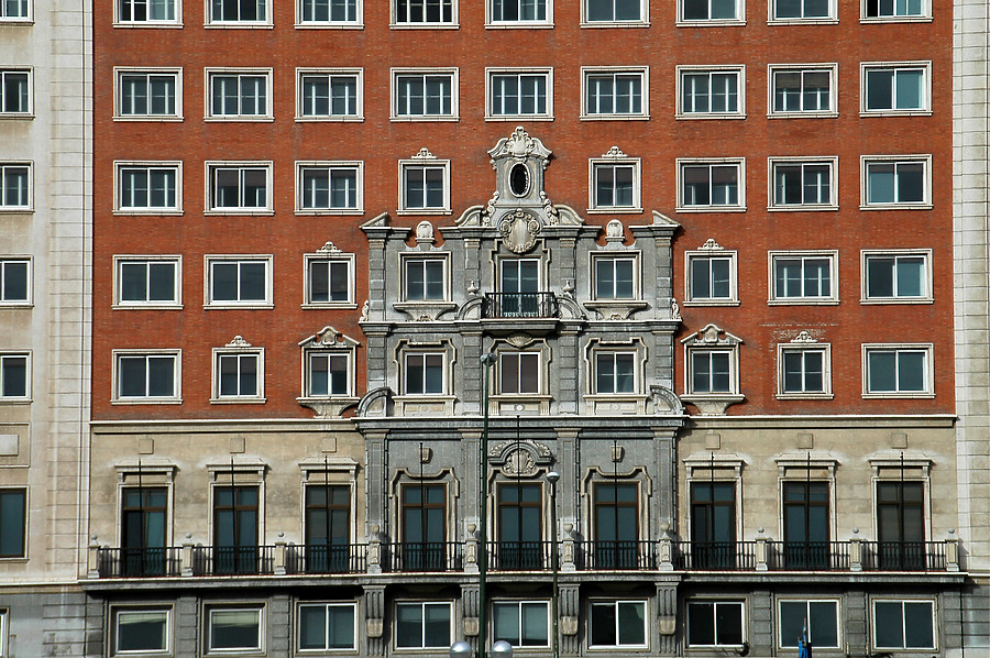Edificio España by John Bek