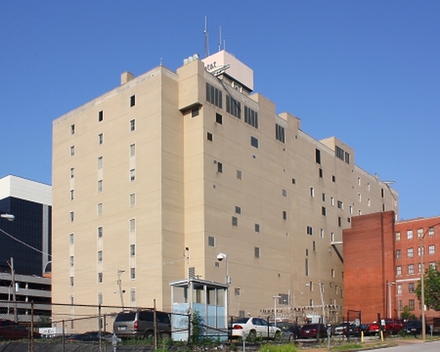 AT&T Toll Building by Ryan Hildebrand