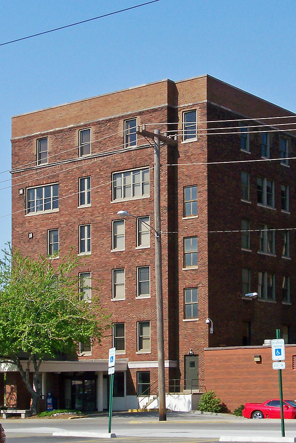 Gateway Regional Medical Arts Building by Ryan Hildebrand