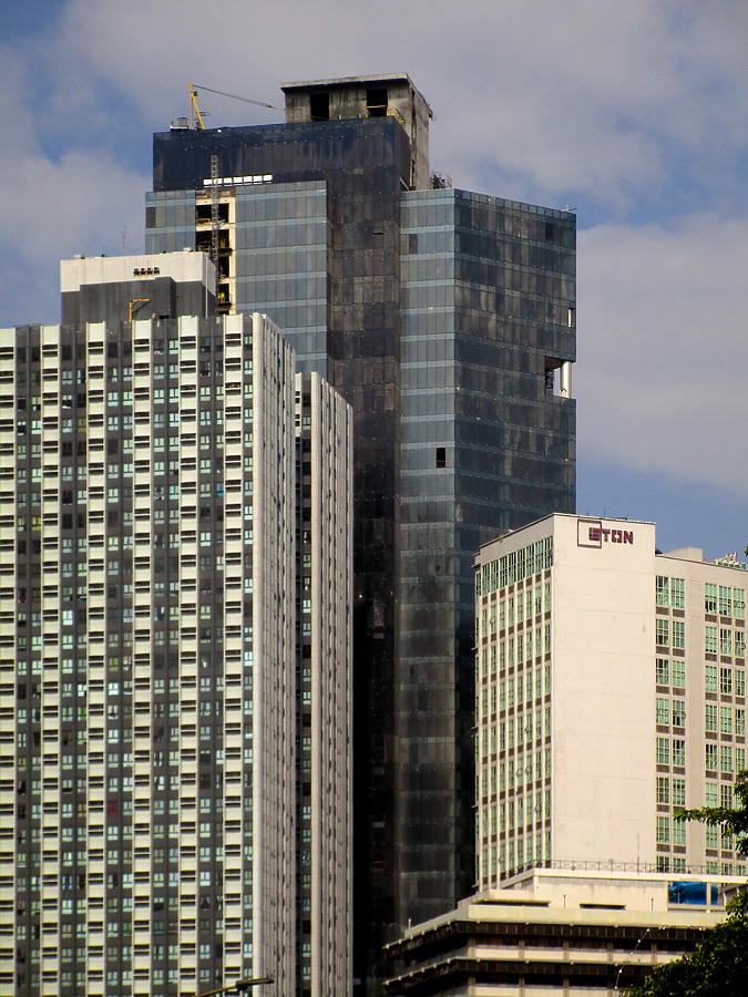 Jollibee Tower by Daniel Kieckhefer