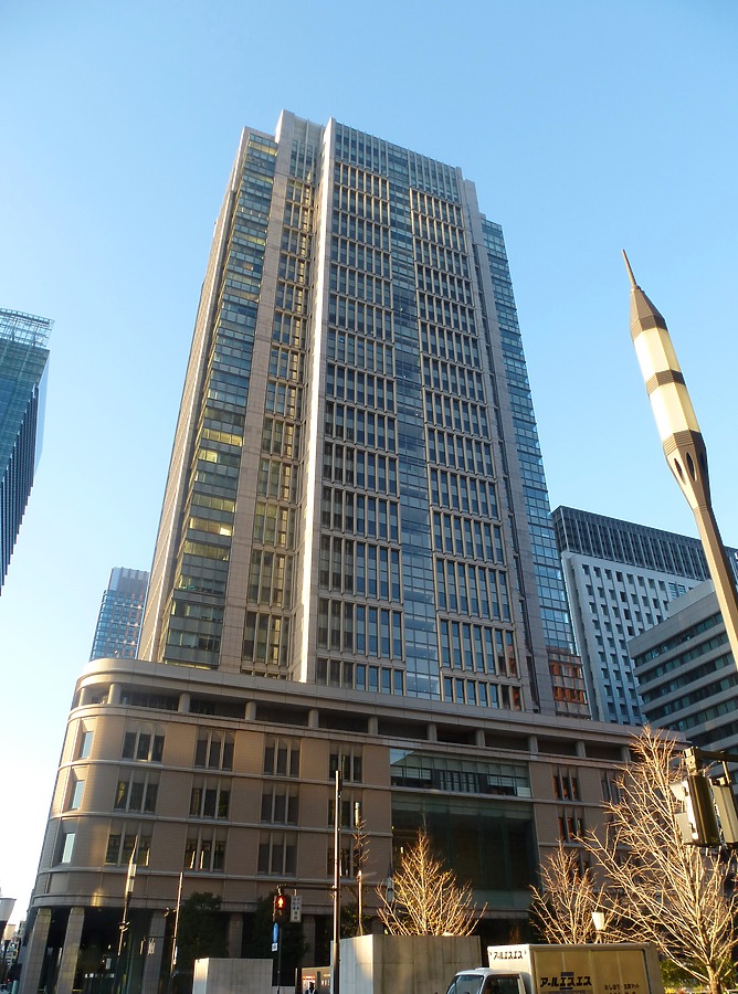 Marunouchi Building by Marylène Risser