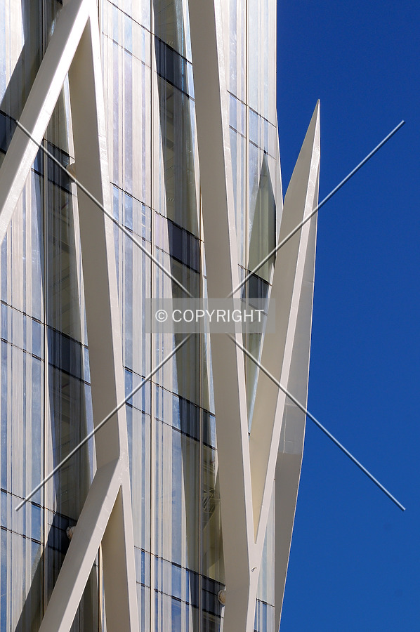 Torre Diagonal Zero Zero by David Guija