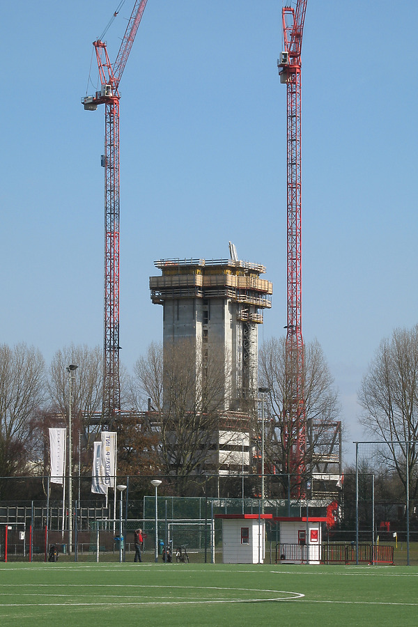 Ernst & Young by Michiel van Dijk
