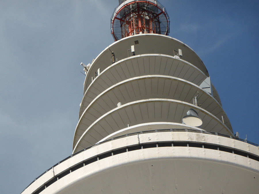 Heinrich-Hertz-Turm by Der Hamburger
