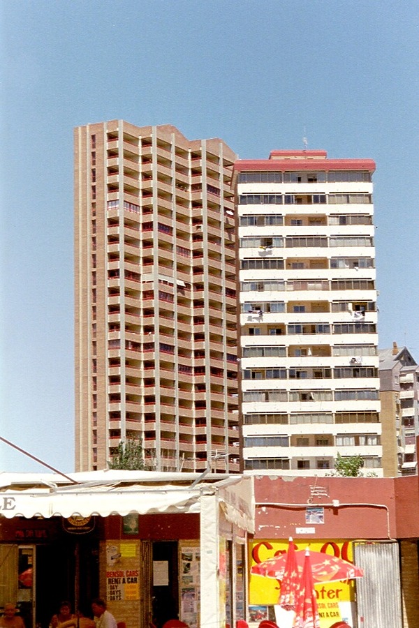 Evamar Apartments by Tomi Eronen