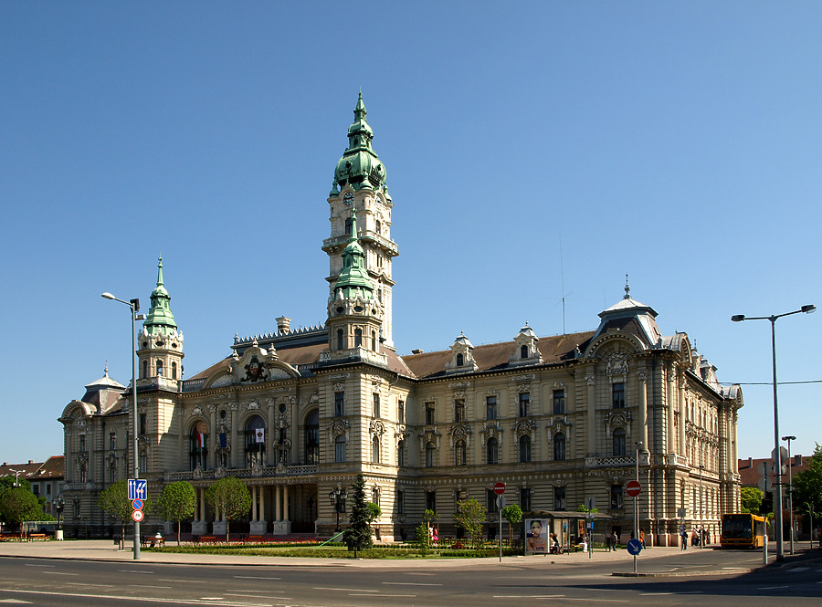 Győri Városháza by Marshall Gerometta