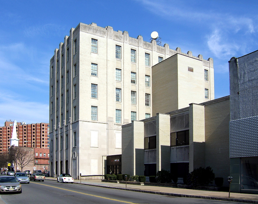 Verizon Building by John Cahill