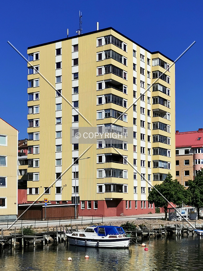 Ronnebygatan 1 by Robin Spetz