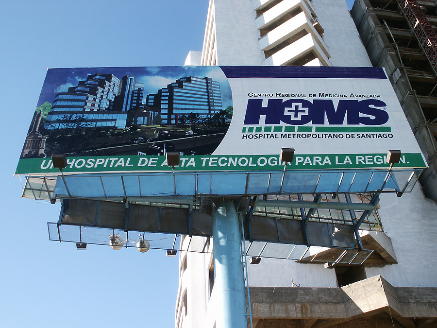 Hospital Metropolitano de Santiago, Torre Sur by Daniel Kieckhefer