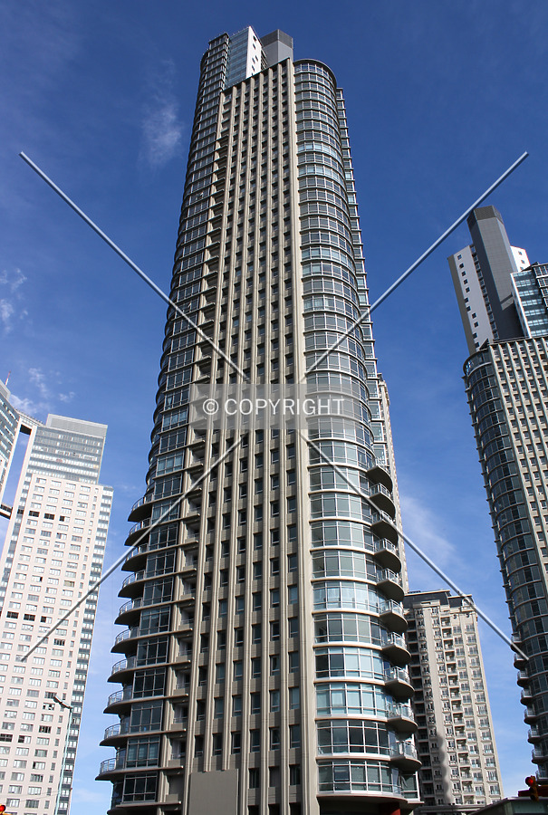 Mulieris torre Norte by Maximiliano Buono