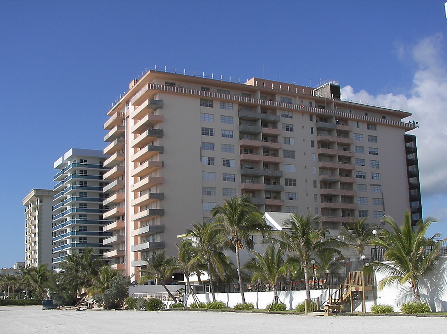 Four Winds Condominium by Rodney Gunn