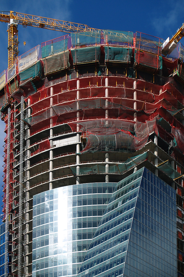 Torre Espacio by Cesar Serrano