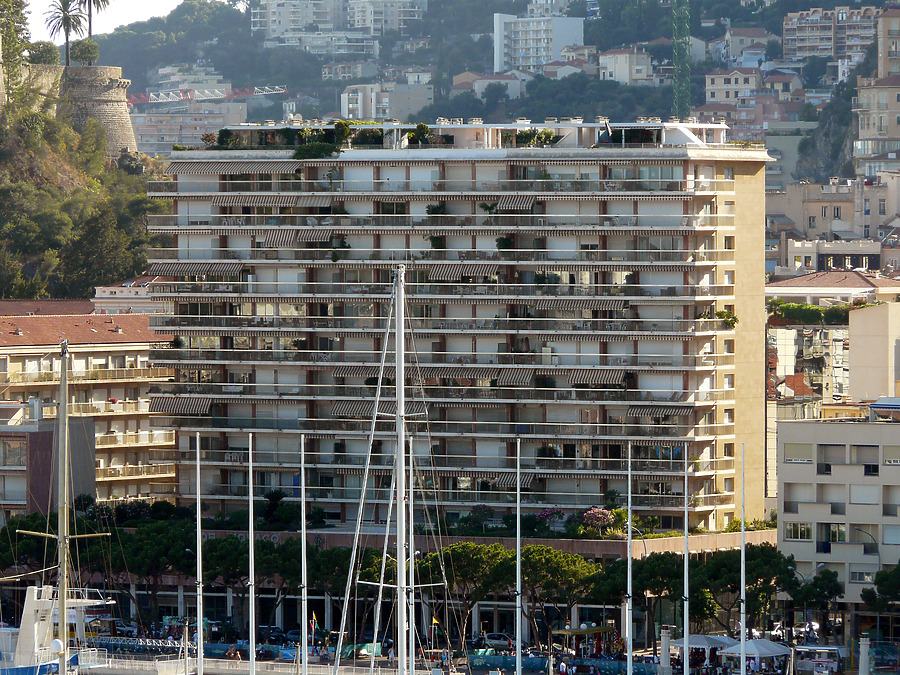 Le Shangri-La by Sébastien Corniot