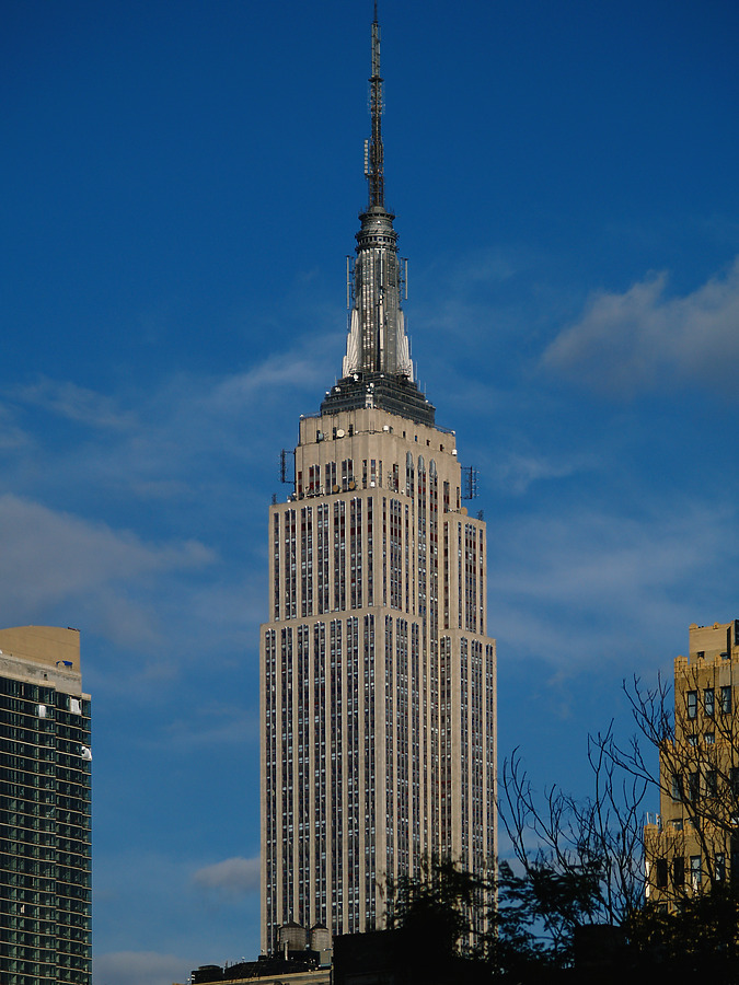 Empire State Building by Cesar Serrano