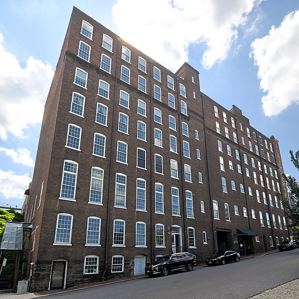 Riverviews Artspace by John W. Cahill