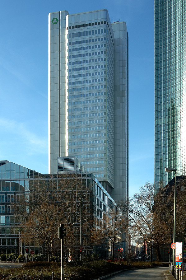 Dresdner-Bank-Hochhaus by David Guija