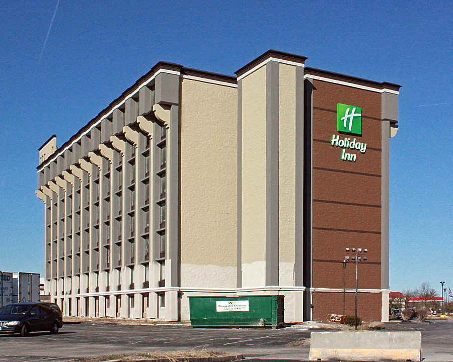 Holiday Inn - Airport West / Earth City by Ryan Hildebrand