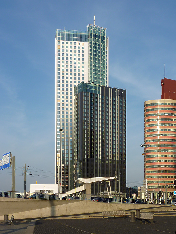 Maastoren by Michiel van Dijk