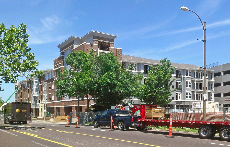 3949 Lindell Apartments by Ryan Hildebrand