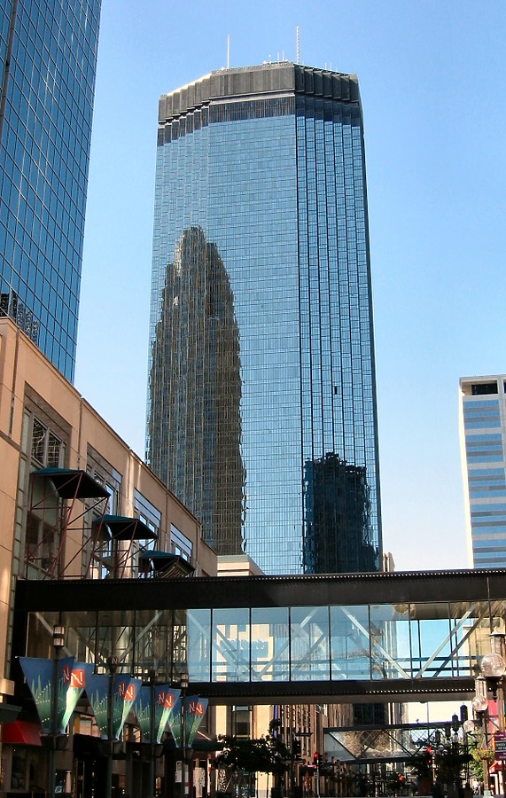 IDS Tower by James Peacock