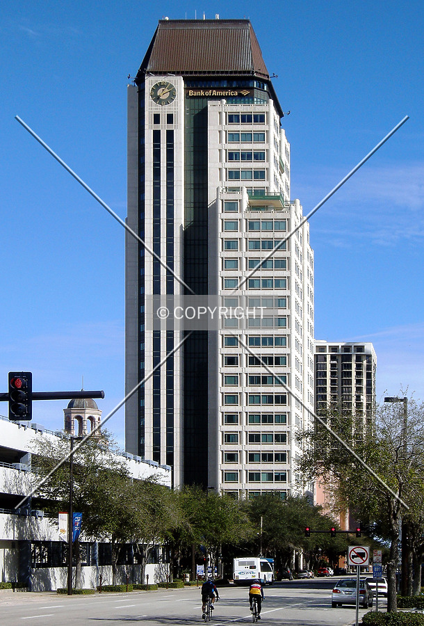 Priatek Plaza by Jorge Molina