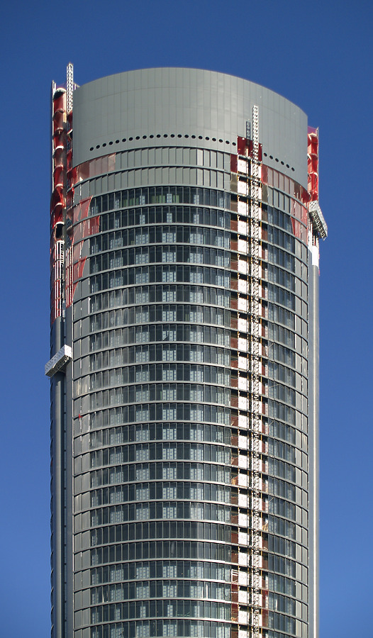 Torre Sacyr Vallehermoso by Cesar Serrano