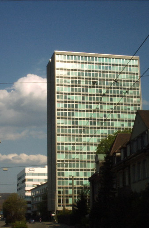Hoffmann & La Roche AG, Gebäude 52 by Paul Sutermeister