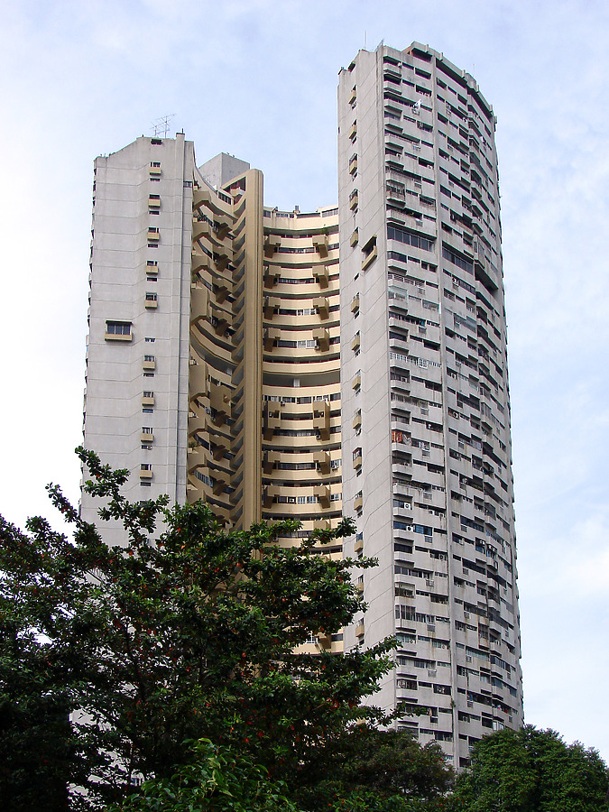 Pearl Bank Apartments by Horst Kiechle