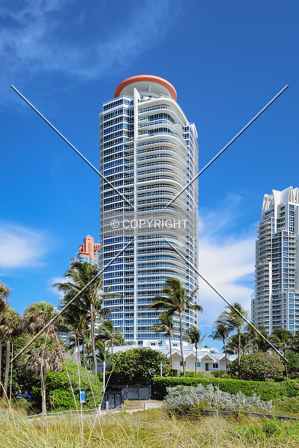 Continuum on South Beach, South Tower by Ryan Hildebrand