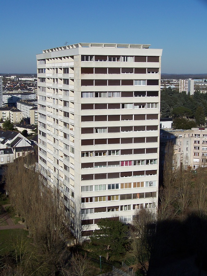 Résidence Montaigne J by Florian Barbier