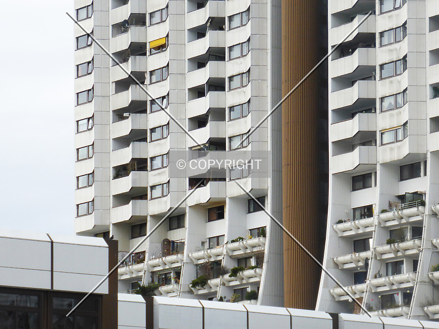 Wohnpark Alterlaa - Block B1-B2 by Nephilim