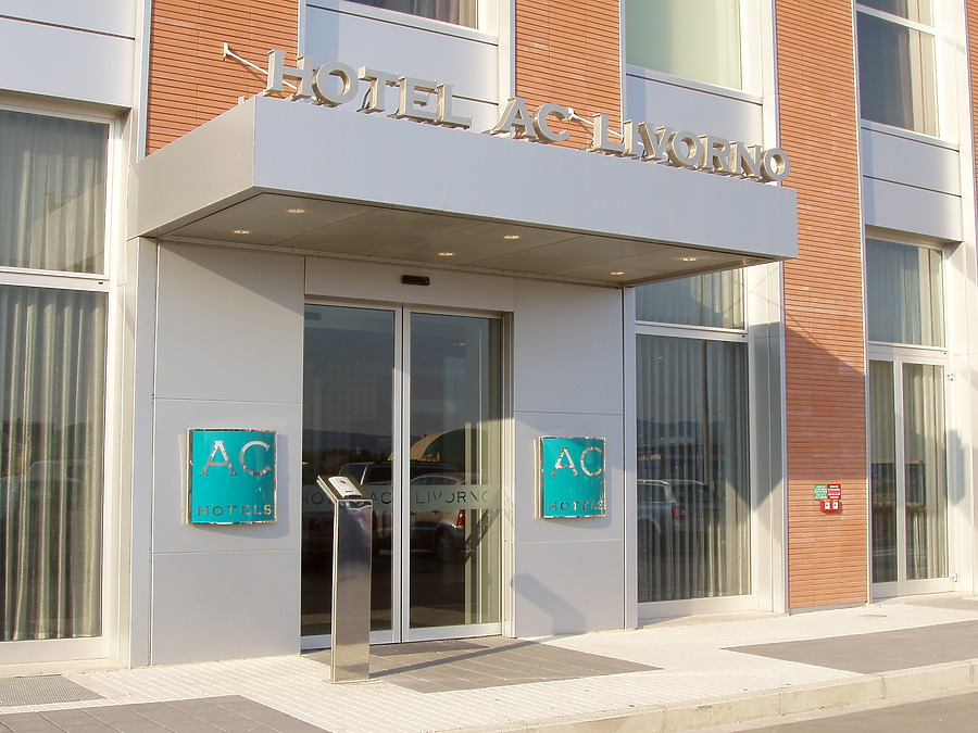 Max Hotels & Resorts by Edoardo Marchetti