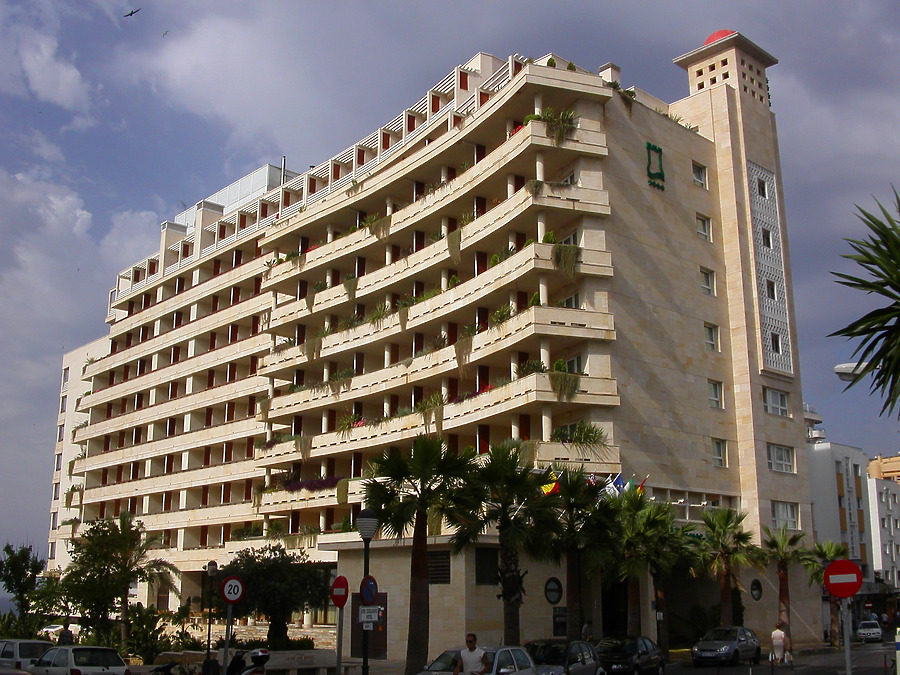 Hotel El Fuerte Miramar by Cesar Serrano