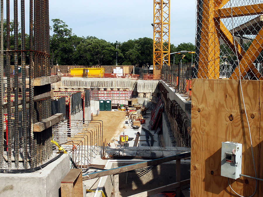 Memorial Hermann Medical Plaza by Daniel Kieckhefer