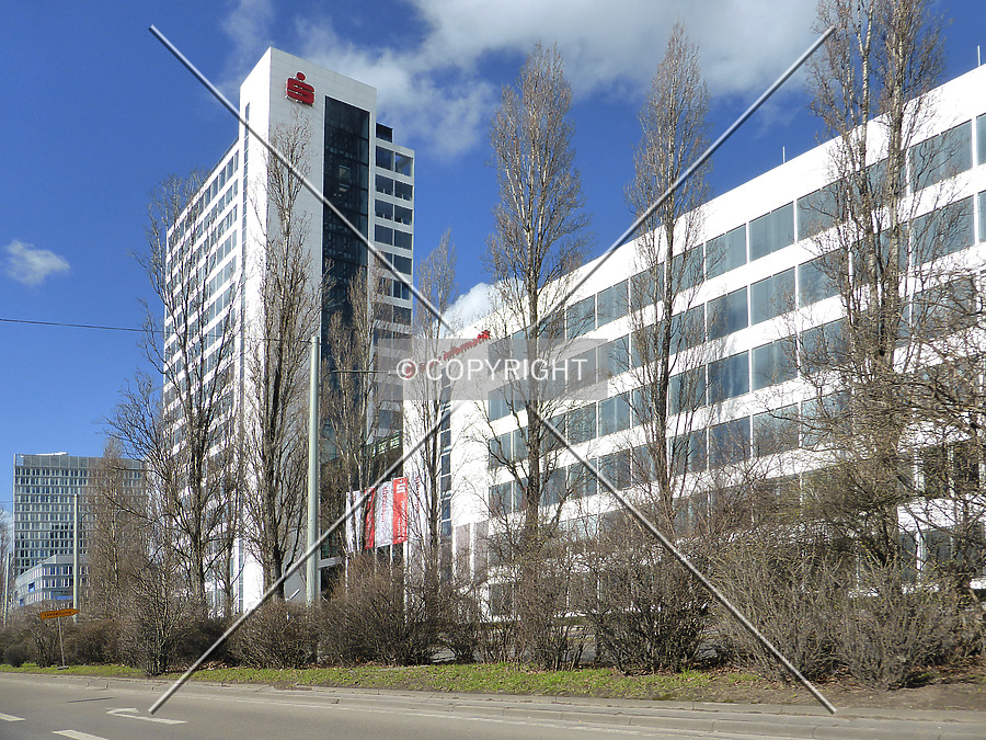 Sparkassen Informatik Hochhaus by Nephilim