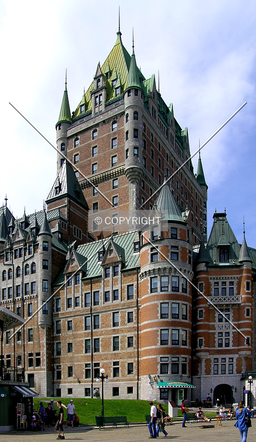 Le Château Frontenac by Chris Patriarca