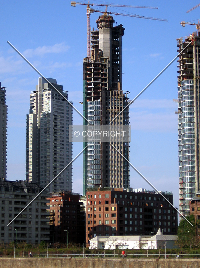 Mulieris torre Norte by Maximiliano Buono