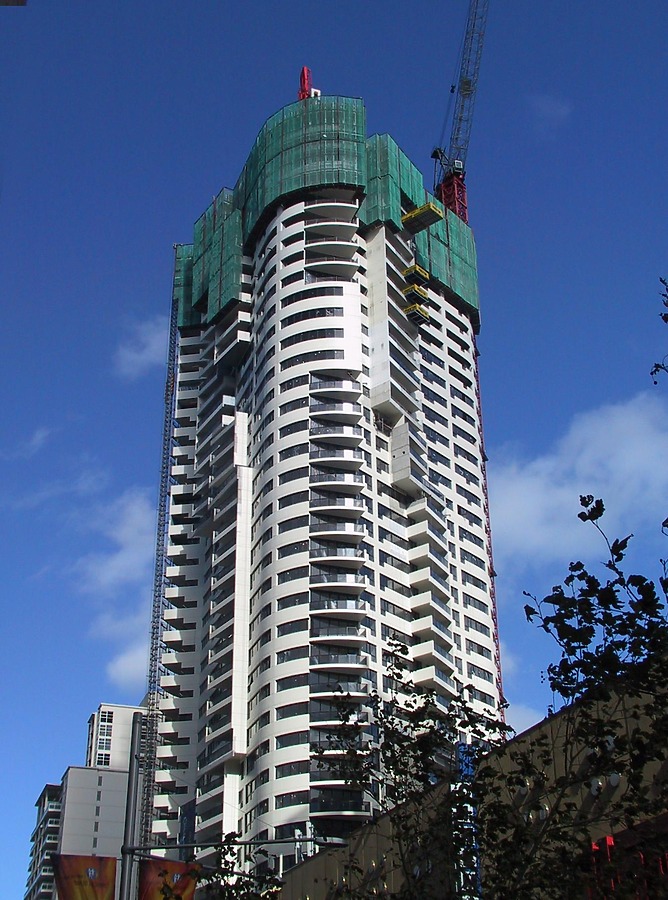 Meriton Tower by John Bek