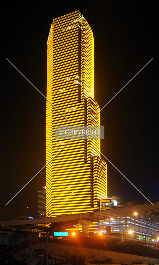 Miami Tower by Jorge Molina