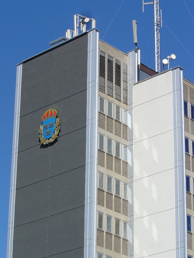 Polishuset by Robin Spetz