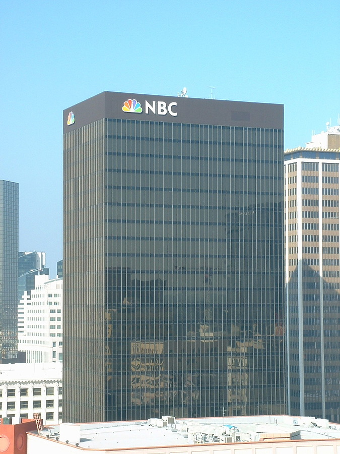 225 Broadway by Paul Cucuzza