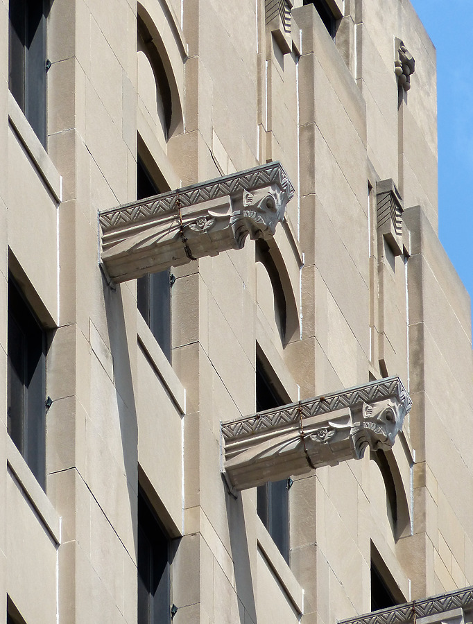 PNC Bank Building by Nate Lindsey