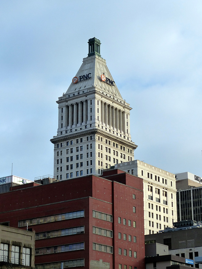 PNC Tower by Nate Lindsey