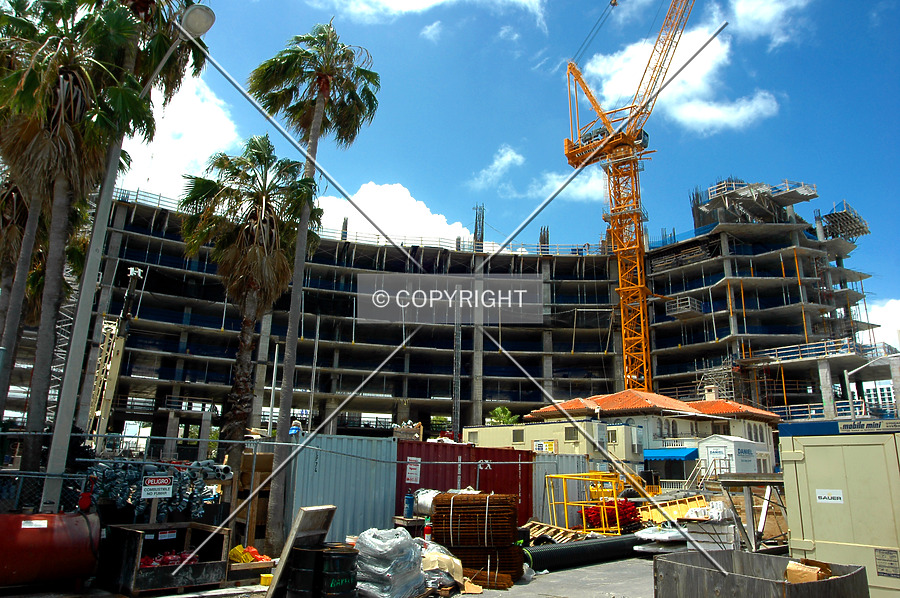 Paramount Bay at Edgewater Square by Jorge Molina