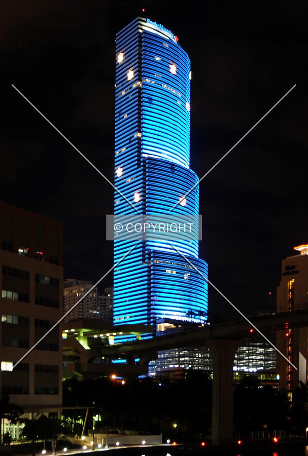 Miami Tower by Jorge Molina