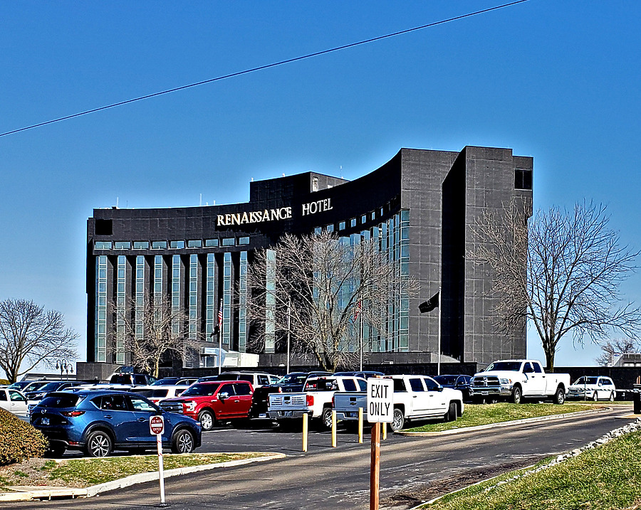 Renaissance Saint Louis Hotel Airport by Ryan Hildebrand