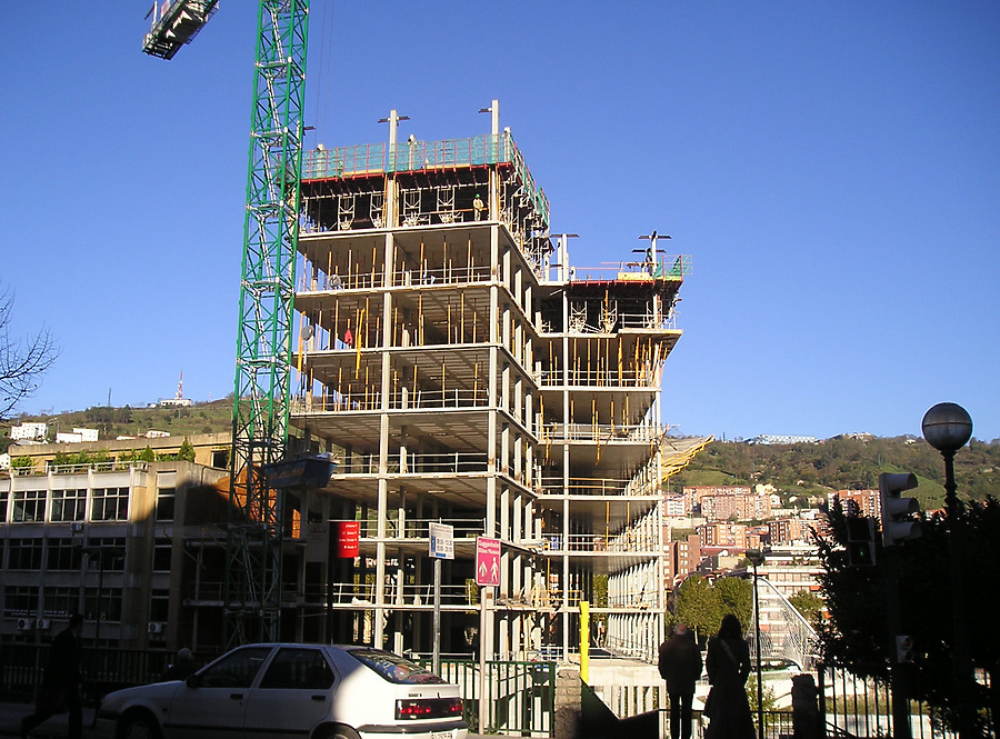 Isozaki Atea I by Mikel Allende