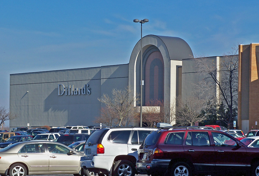 Chesterfield Mall by Ryan Hildebrand